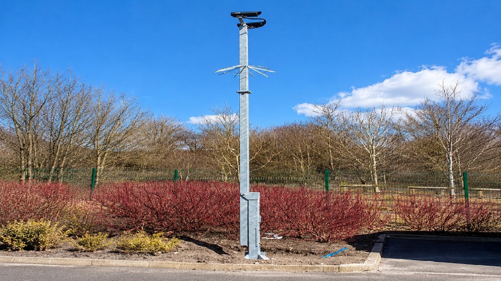 Mid-Hinged Surveillance Pole